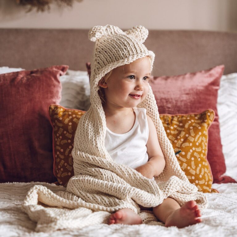 BABY-TOWEL-KNITTED-HOOD-LAUREN-ASTON-DESIGNS-1.jpg