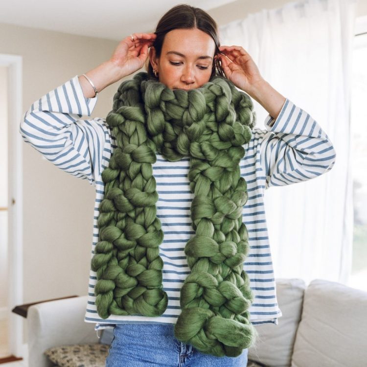 Chunky knit scarf