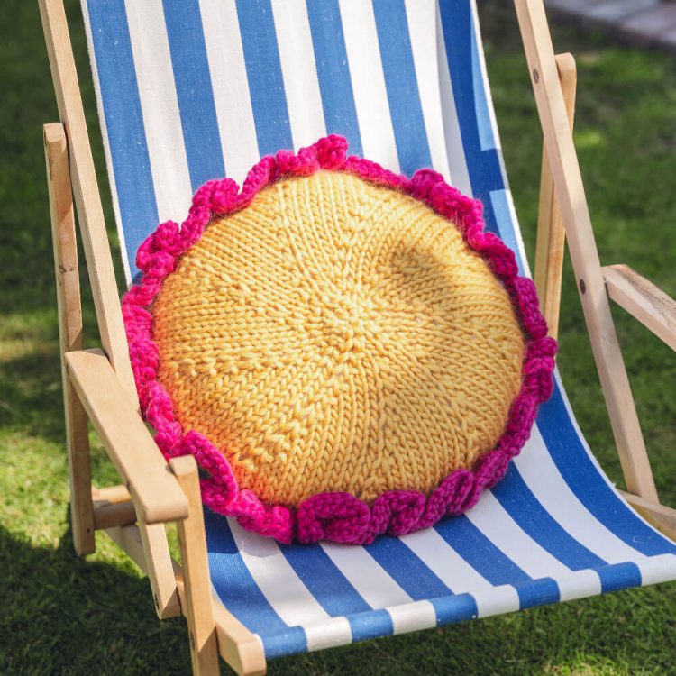 frill round cushion