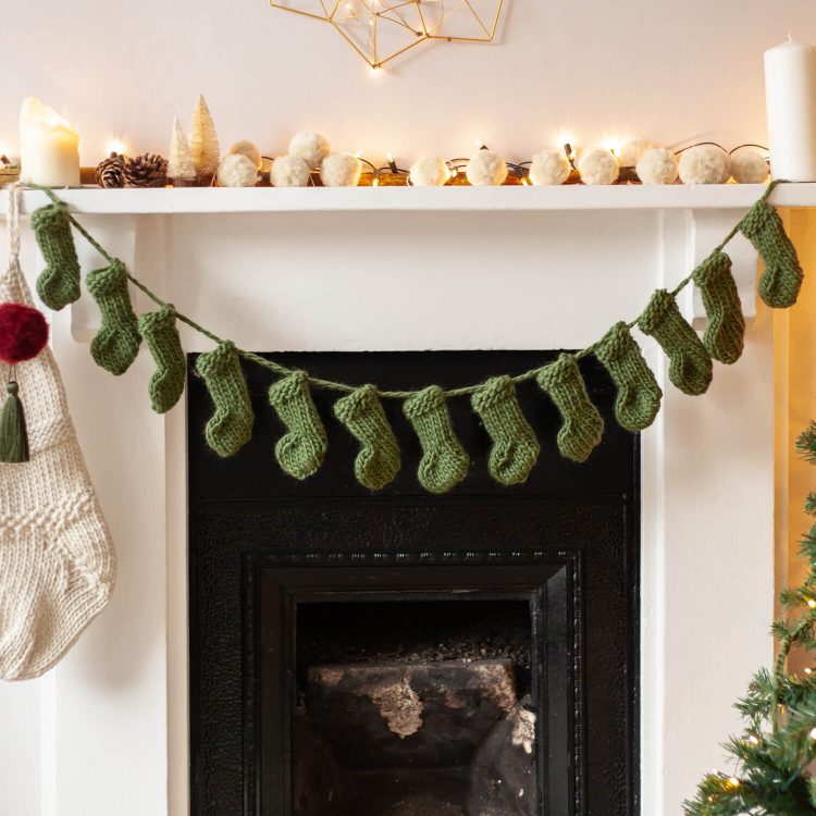 mini-stocking-garland-forest-green-lauren-aston-designs-1-1.jpg